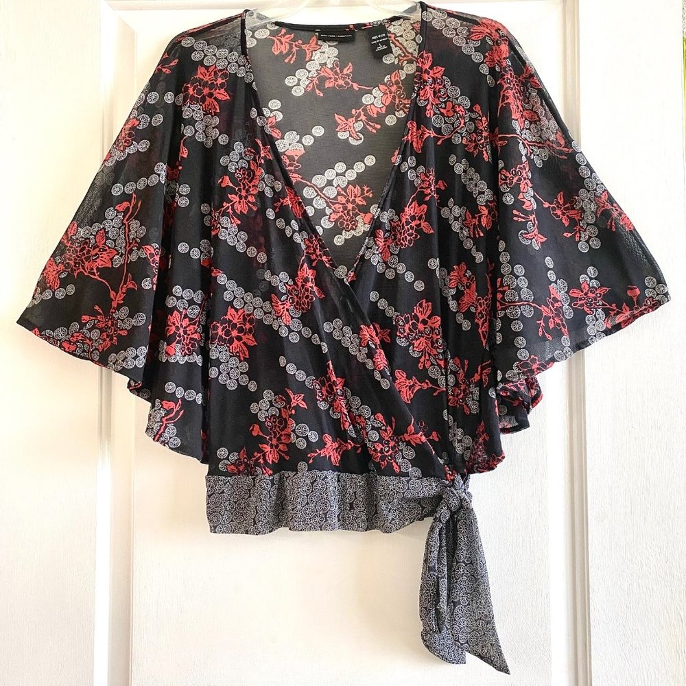 NEW YORK & COMPANY | Flowy V-Neck Blouse with Tie-Waist Detail | Size: L…